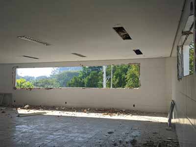 Demolição retrofit em Barueri da Demolidora Souza Costa