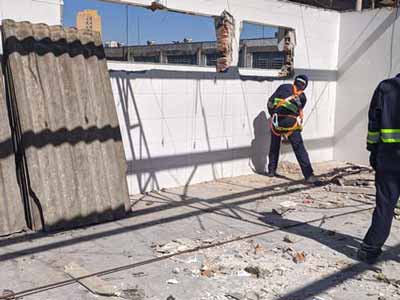 Serviço de demolição na Zona Sul da Demolidora Souza Costa