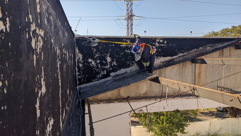 Demolição em altura em Osasco