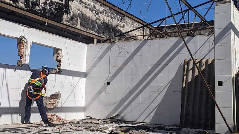 Serviço de demolição na Zona Sul